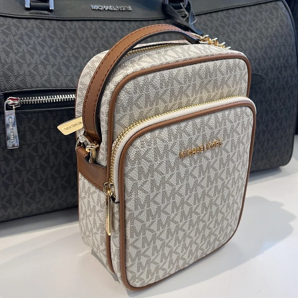 MICHAEL KORS  Jet Set Travel Medium Logo Crossbody Flight Bag # 35F1GTVC2B NWT